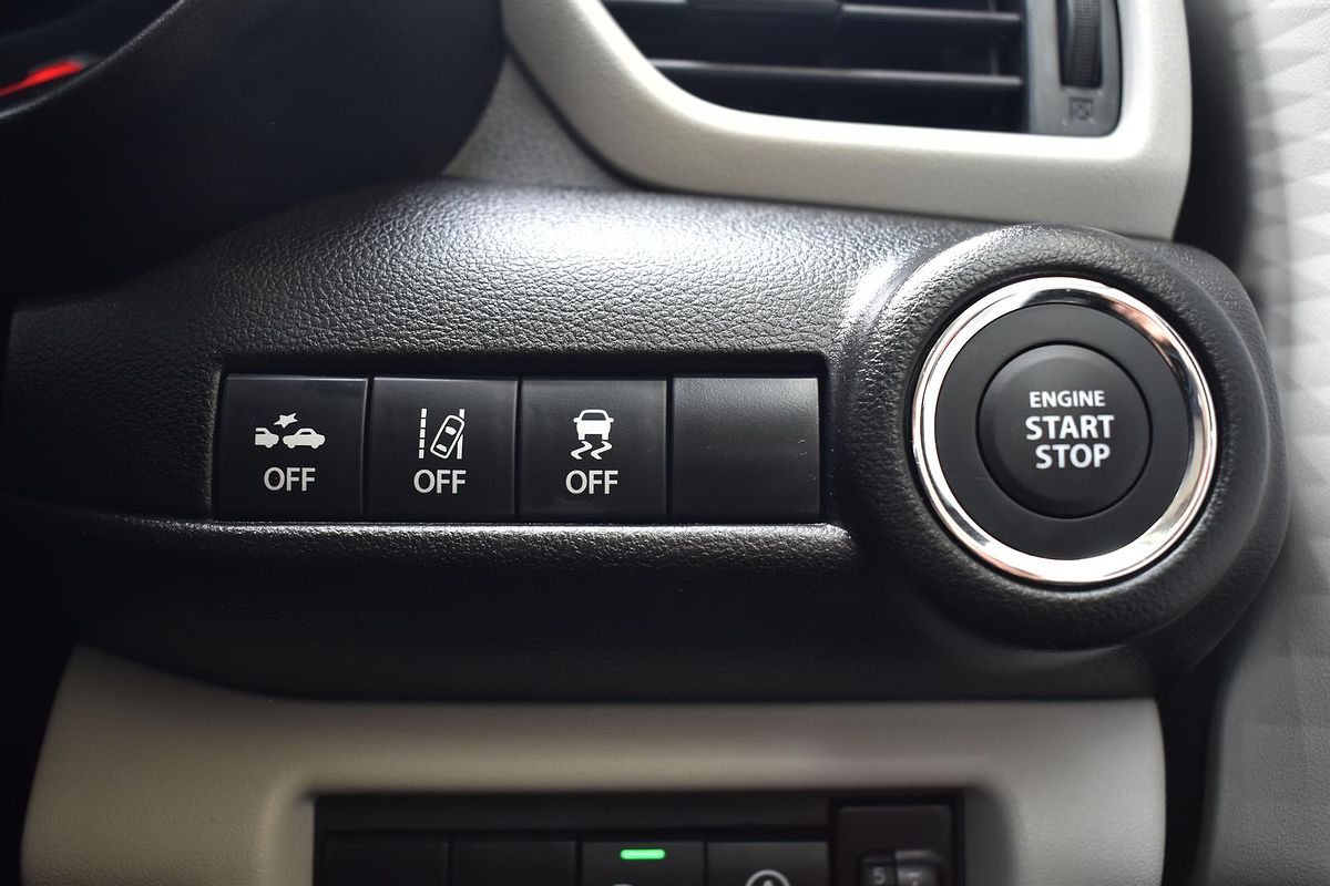 2024 Suzuki Swift Hybrid UZ