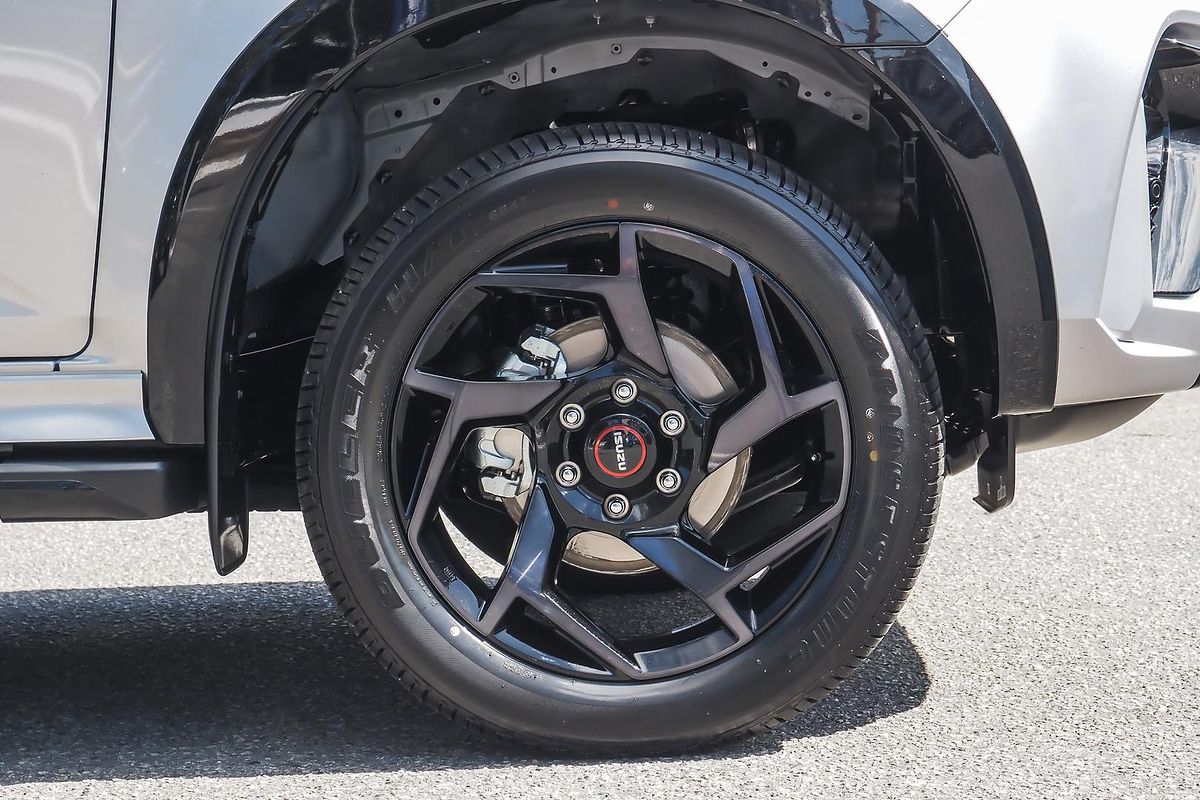 2025 Isuzu MU-X X-TERRAIN