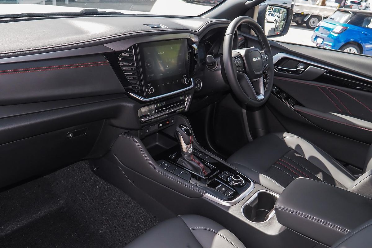 2025 Isuzu MU-X X-TERRAIN