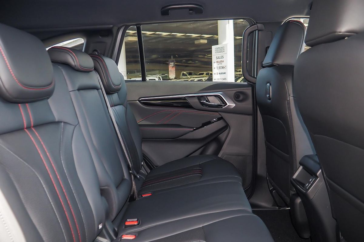 2025 Isuzu MU-X X-TERRAIN