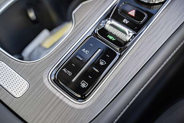 2025 Chery Tiggo 8 Super Hybrid Ultimate T31