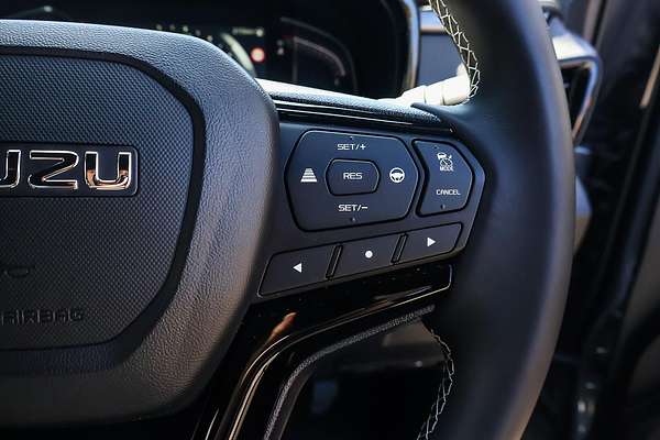 2025 Isuzu D-MAX BLADE 4X4