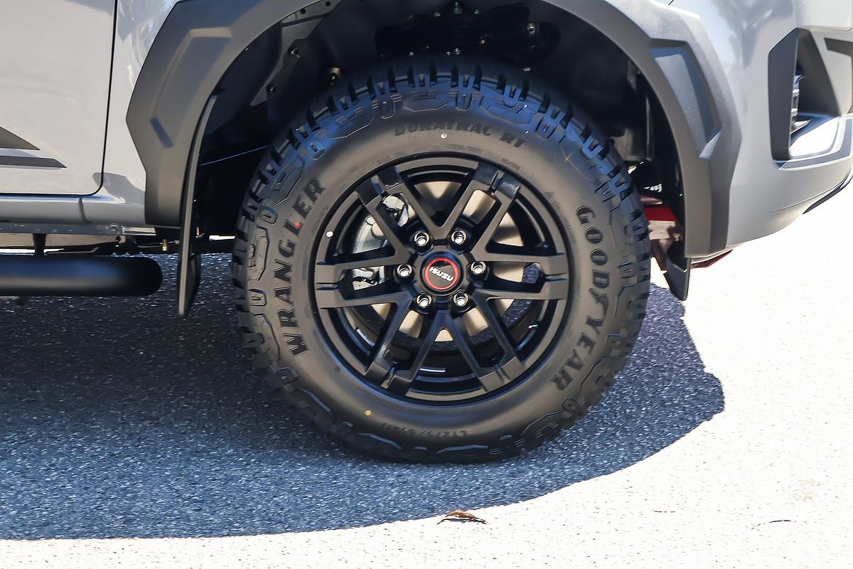 2025 Isuzu D-MAX BLADE 4X4