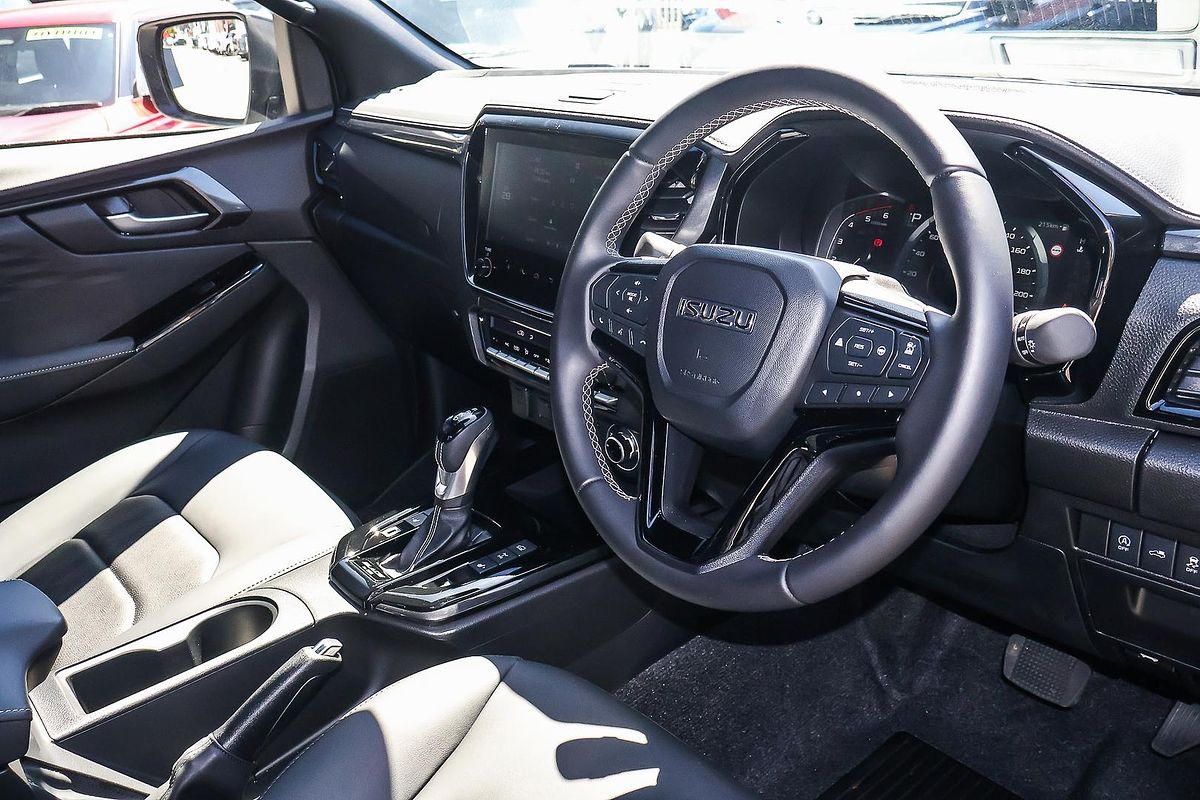 2025 Isuzu D-MAX BLADE 4X4