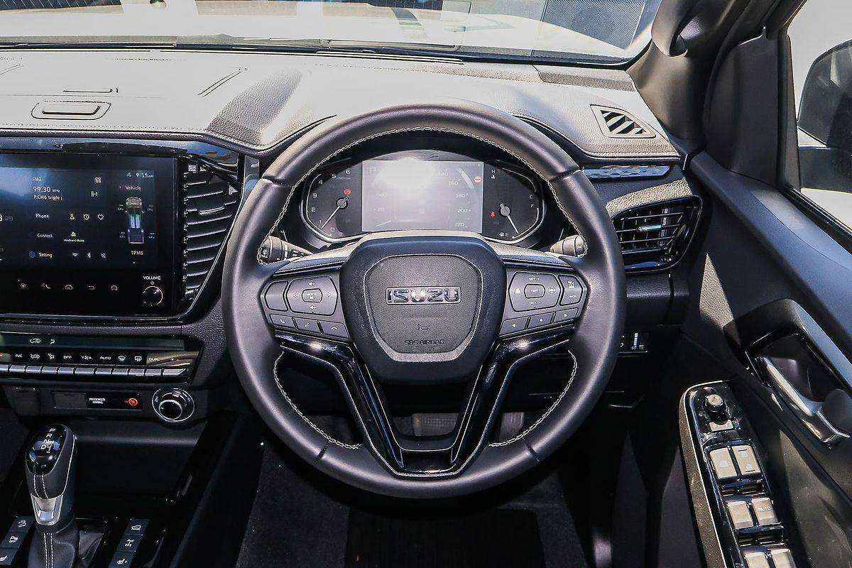 2025 Isuzu D-MAX BLADE 4X4