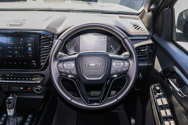 2025 Isuzu D-MAX BLADE 4X4