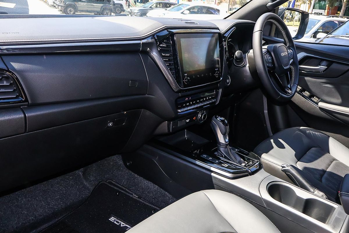 2025 Isuzu D-MAX BLADE 4X4