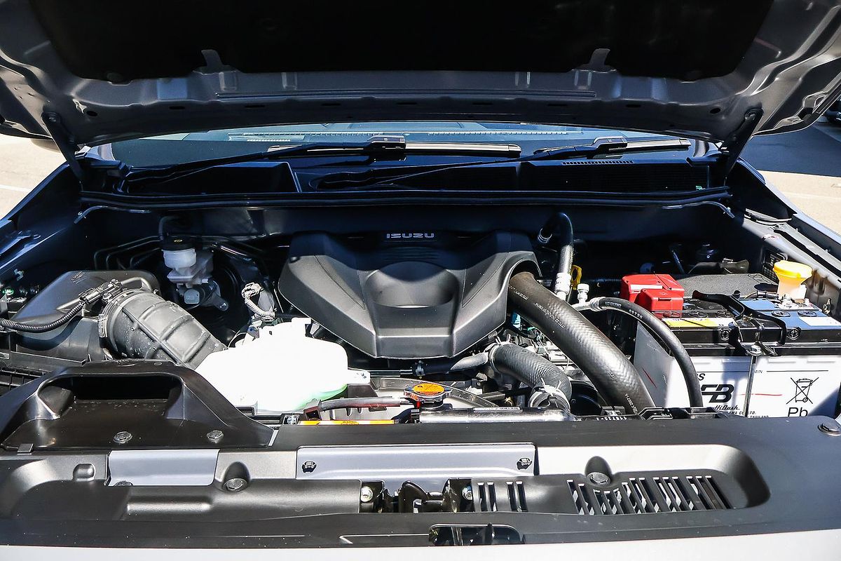 2025 Isuzu D-MAX BLADE 4X4