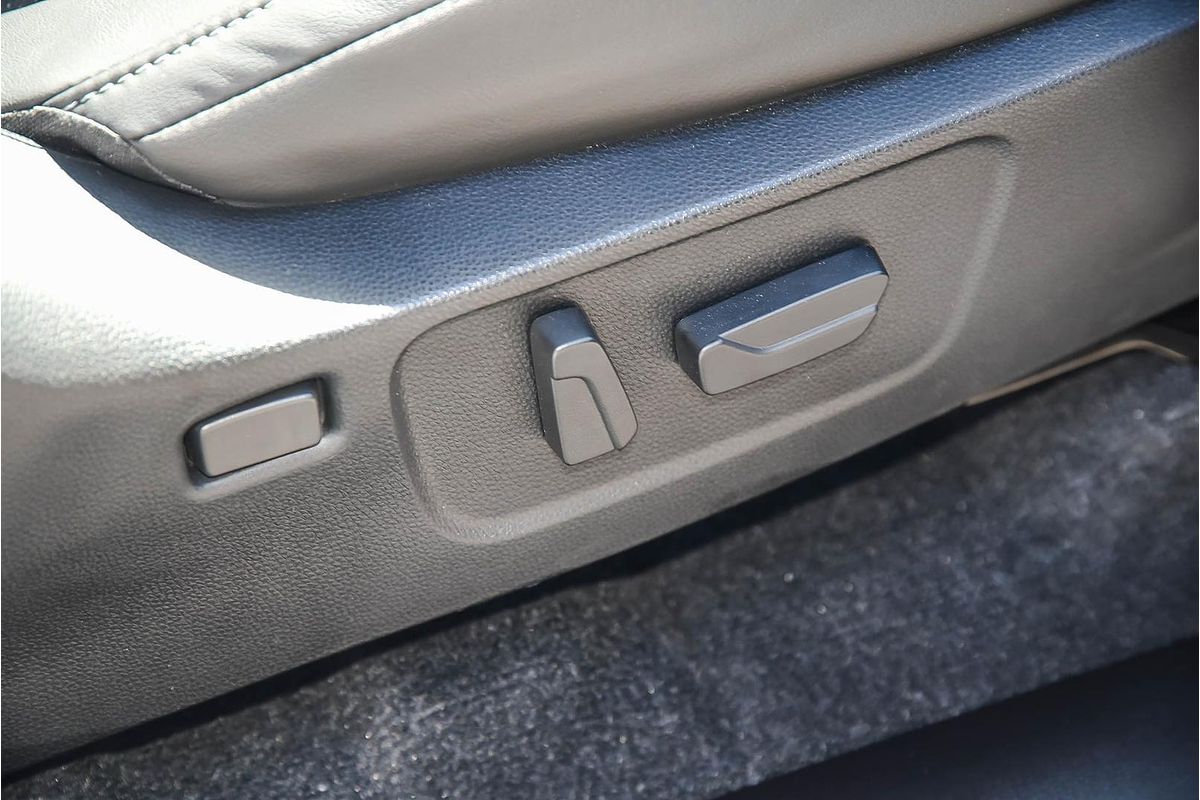 2025 Isuzu MU-X LS-T