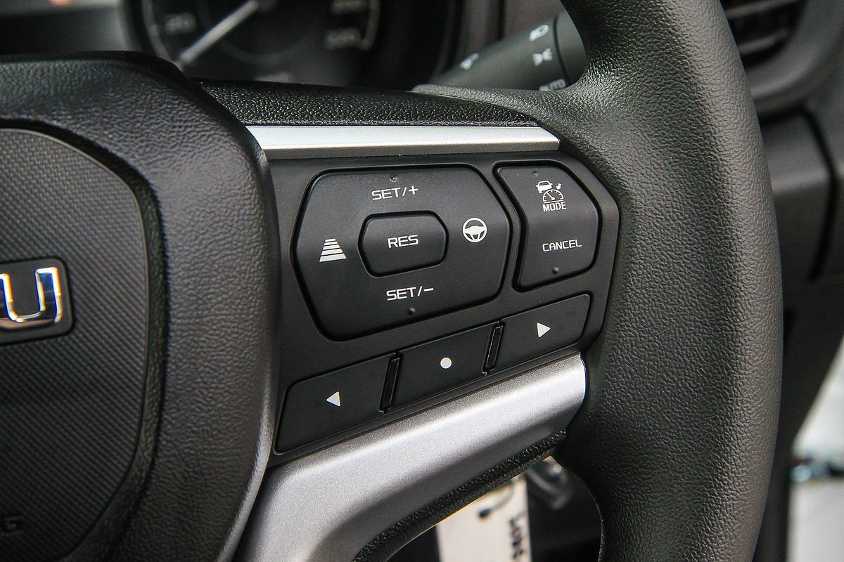 2025 Isuzu D-MAX SX 4X4