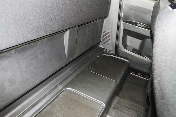 2025 Isuzu D-MAX SX 4X4