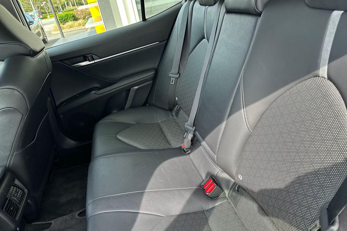 2020 Toyota Camry SX GSV70R