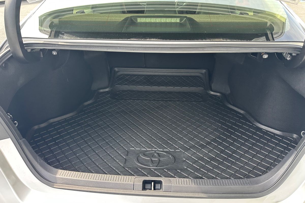 2020 Toyota Camry SX GSV70R