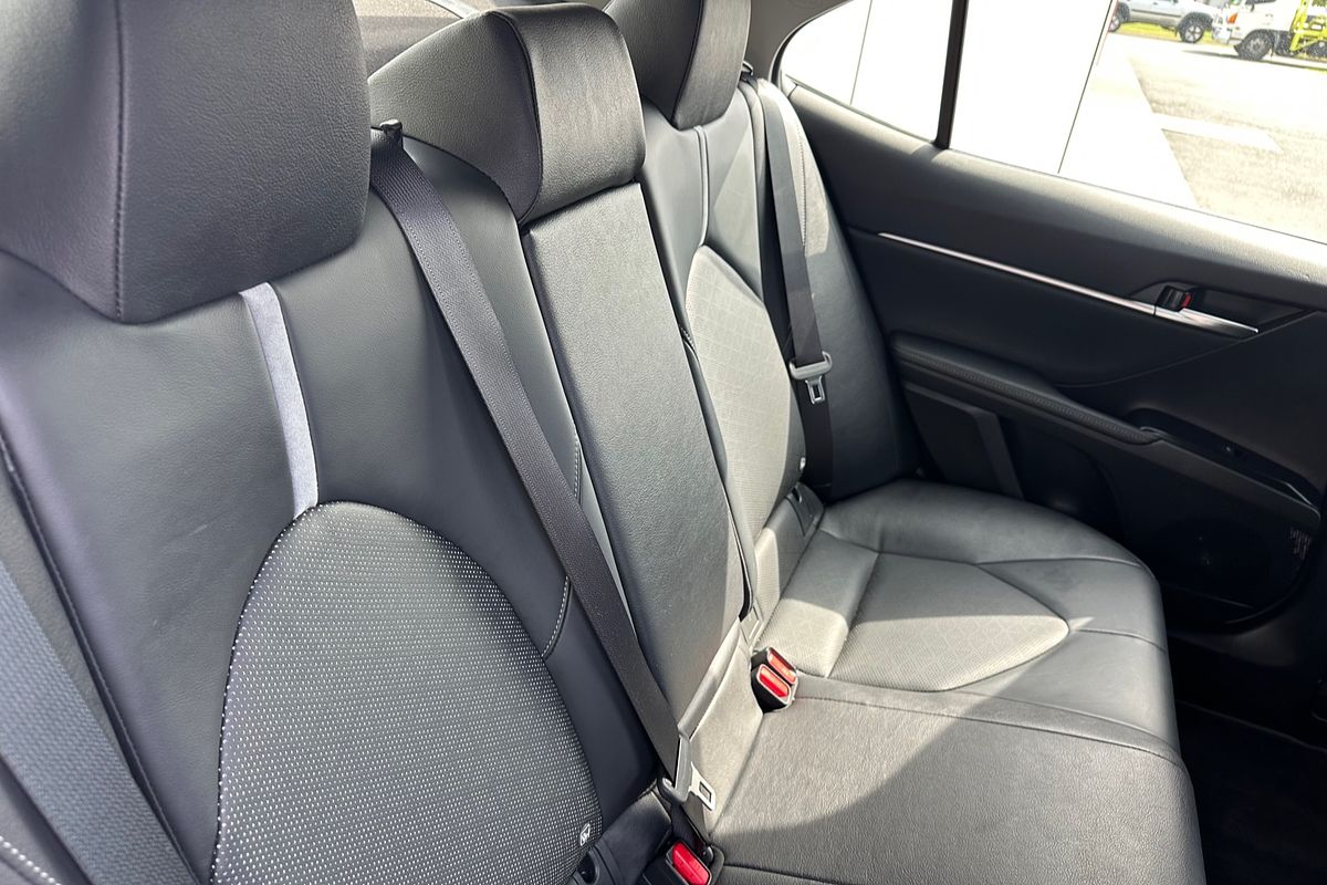 2020 Toyota Camry SX GSV70R