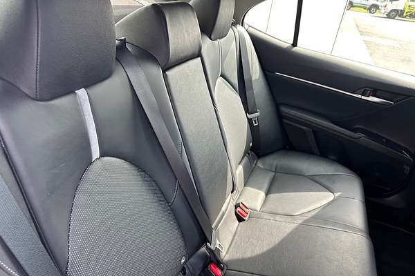 2020 Toyota Camry SX GSV70R