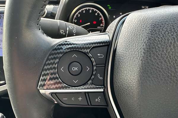 2020 Toyota Camry SX GSV70R