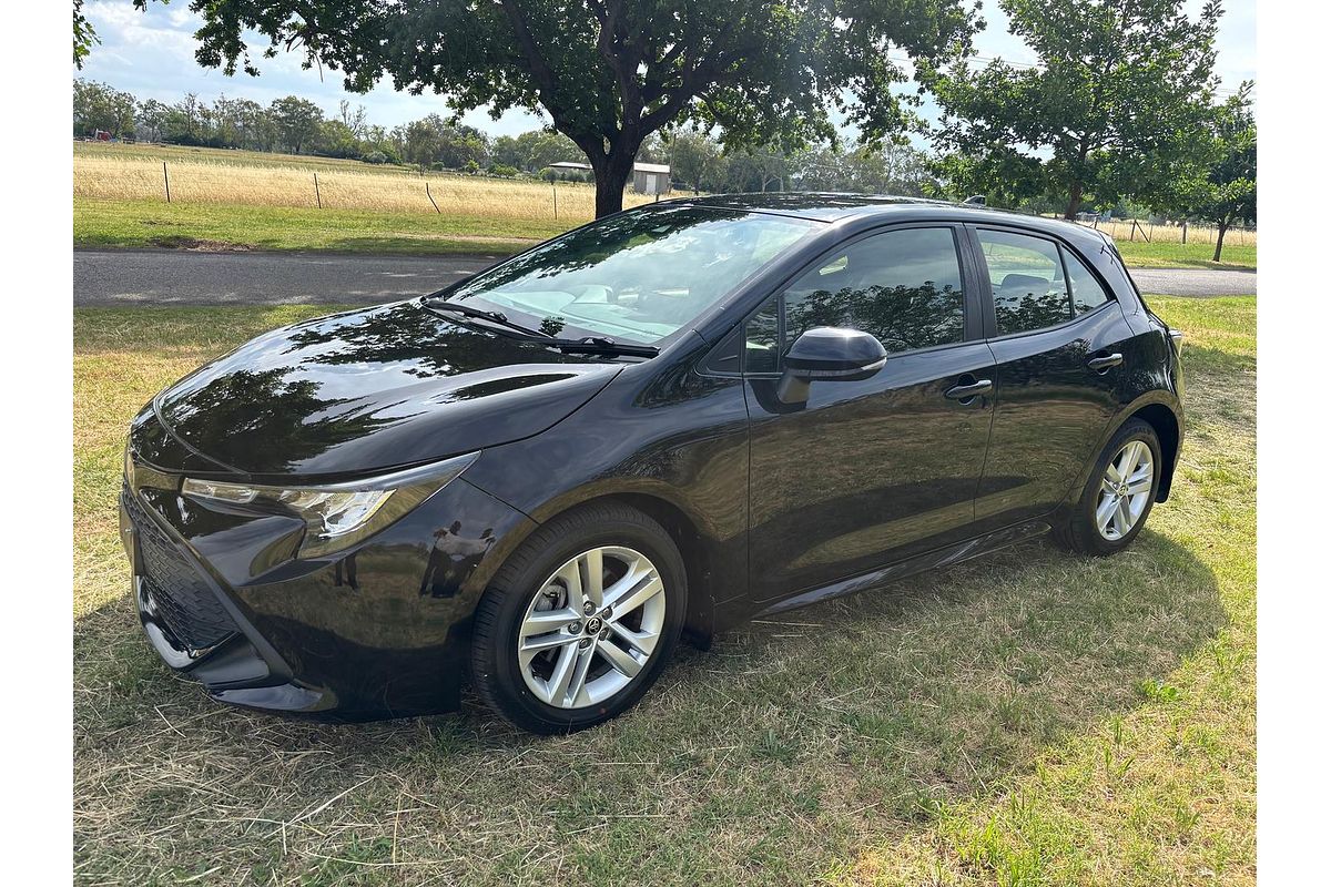 2018 Toyota Corolla Ascent Sport MZEA12R