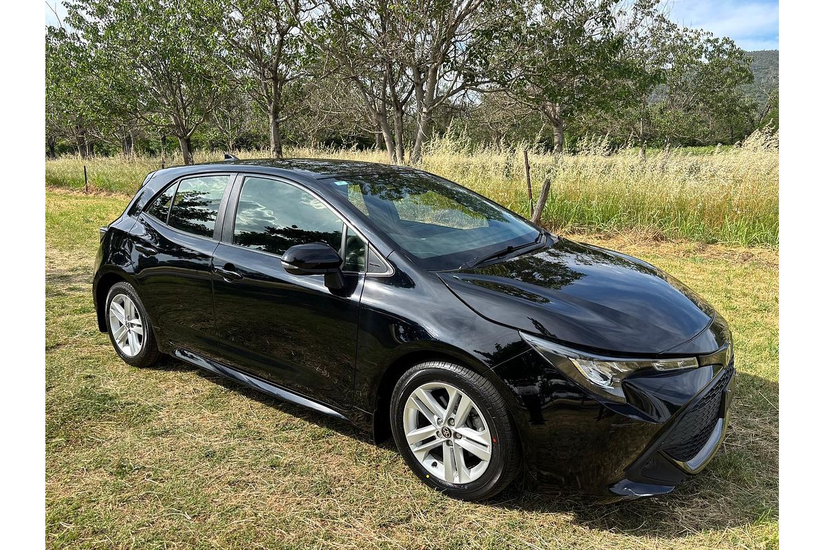 2018 Toyota Corolla Ascent Sport MZEA12R