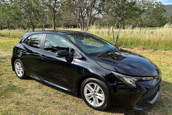 2018 Toyota Corolla Ascent Sport MZEA12R