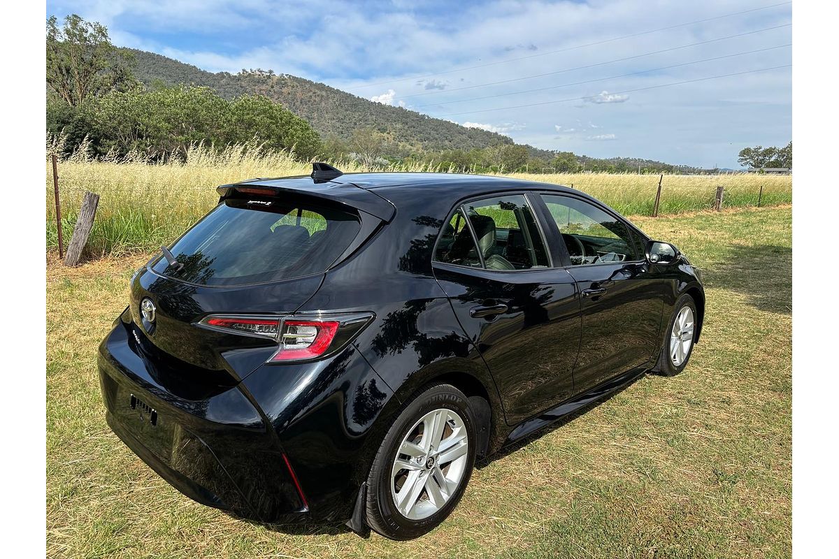 2018 Toyota Corolla Ascent Sport MZEA12R