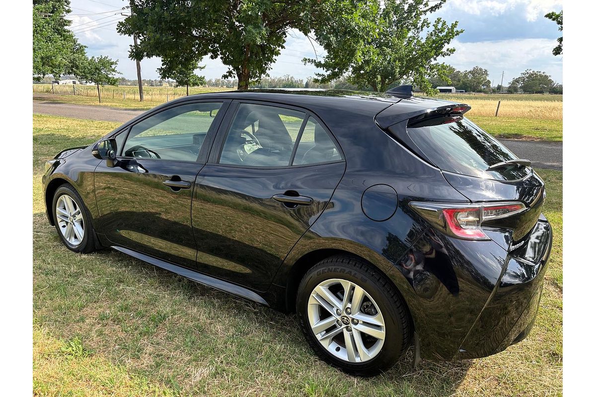 2018 Toyota Corolla Ascent Sport MZEA12R