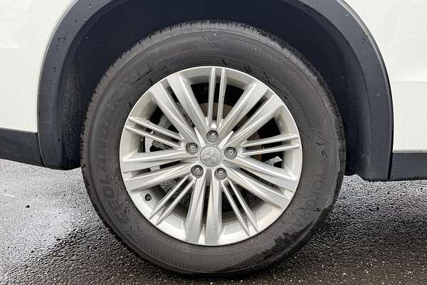 2025 Mitsubishi Outlander ES 5 SEAT (AWD) ZM MY24