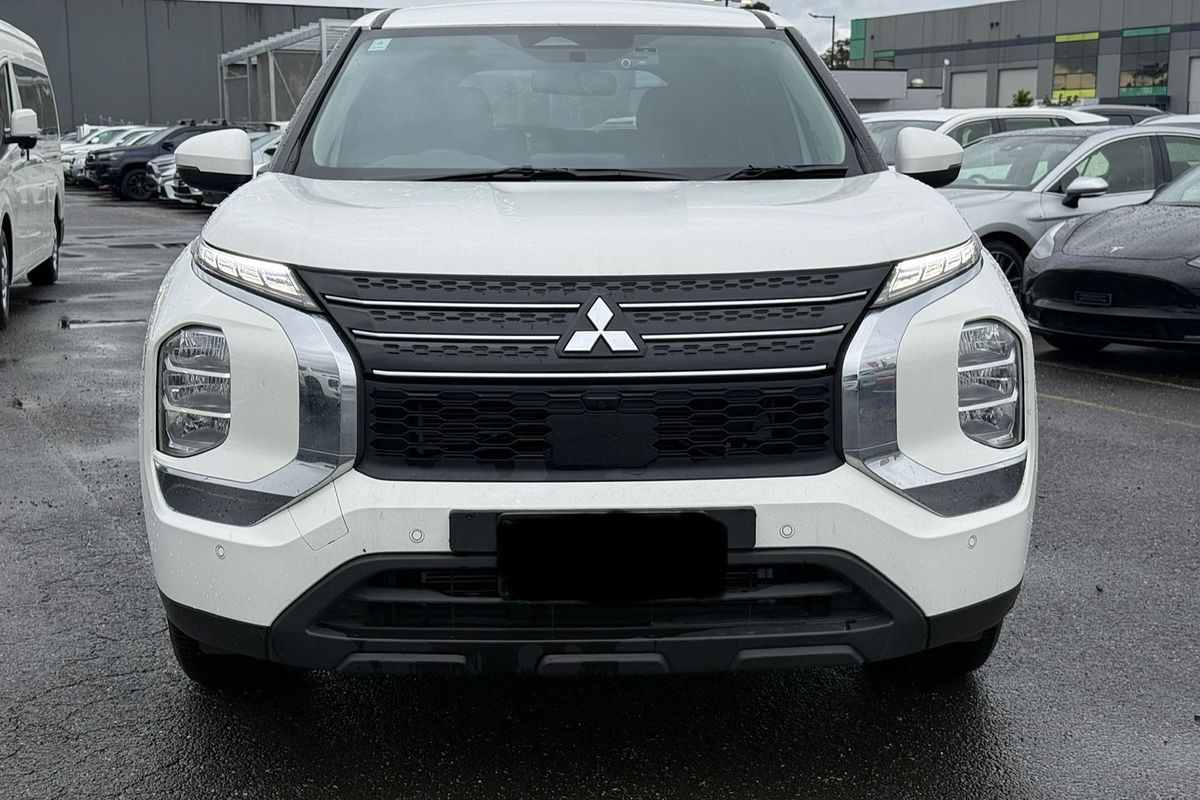 2025 Mitsubishi Outlander ES 5 SEAT (AWD) ZM MY24