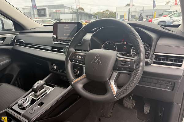 2025 Mitsubishi Outlander ES 5 SEAT (AWD) ZM MY24