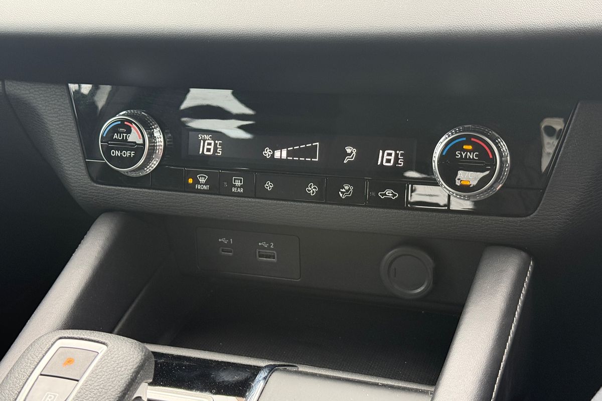 2025 Mitsubishi Outlander ES 5 SEAT (AWD) ZM MY24