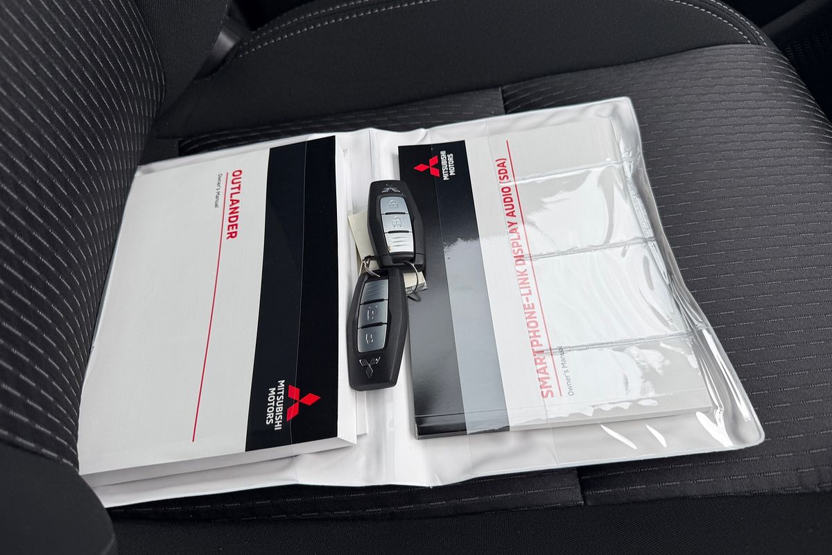 2025 Mitsubishi Outlander ES 5 SEAT (AWD) ZM MY24