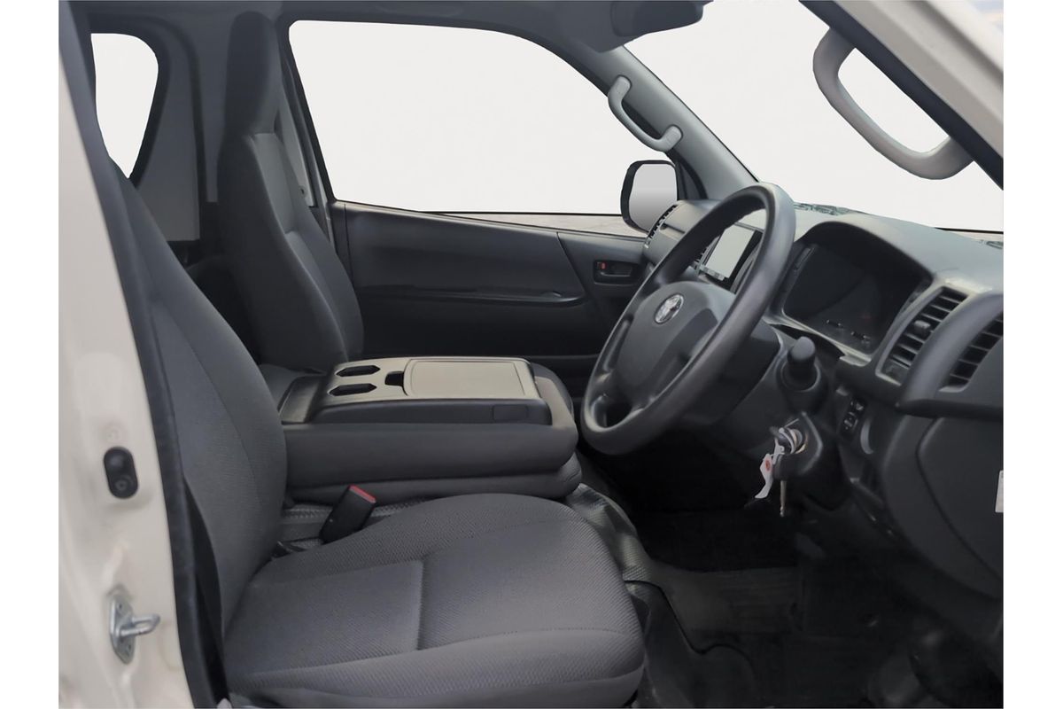 2017 Toyota Hiace 4WD