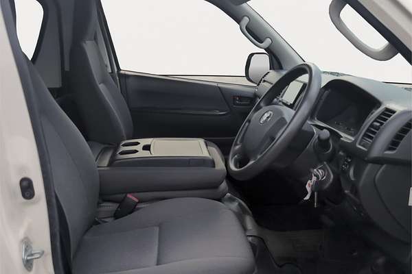 2017 Toyota Hiace 4WD