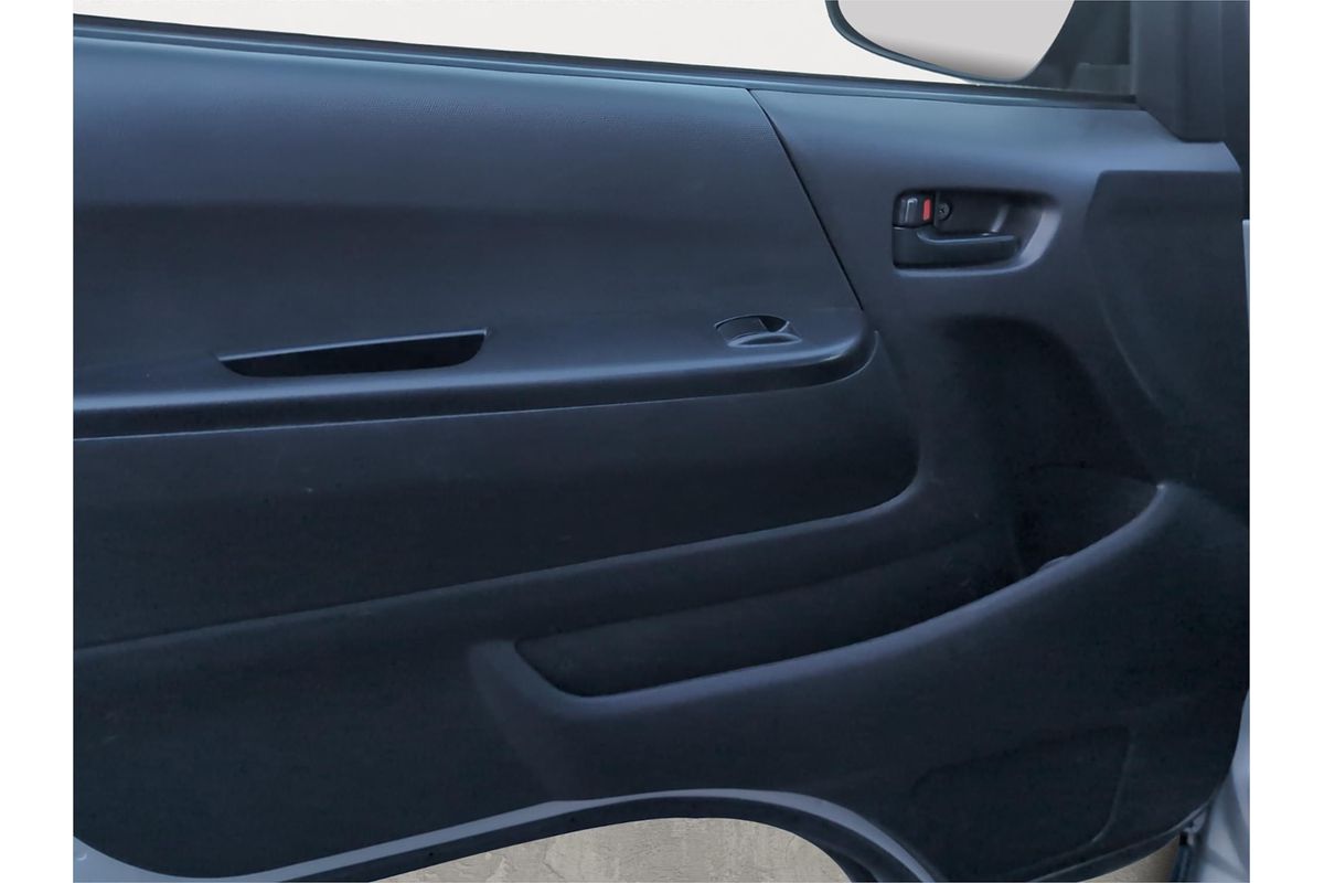 2015 Toyota Hiace DX