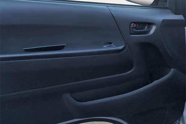 2015 Toyota Hiace DX