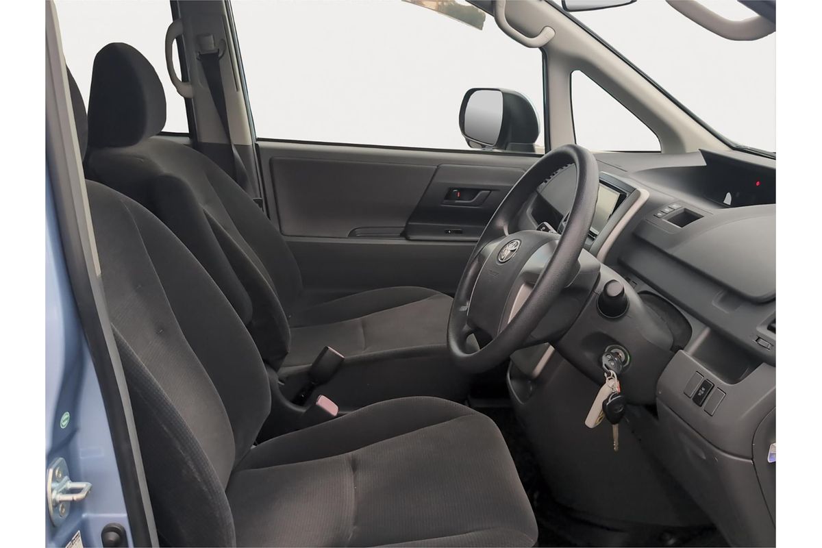 2008 Toyota Voxy Welcab