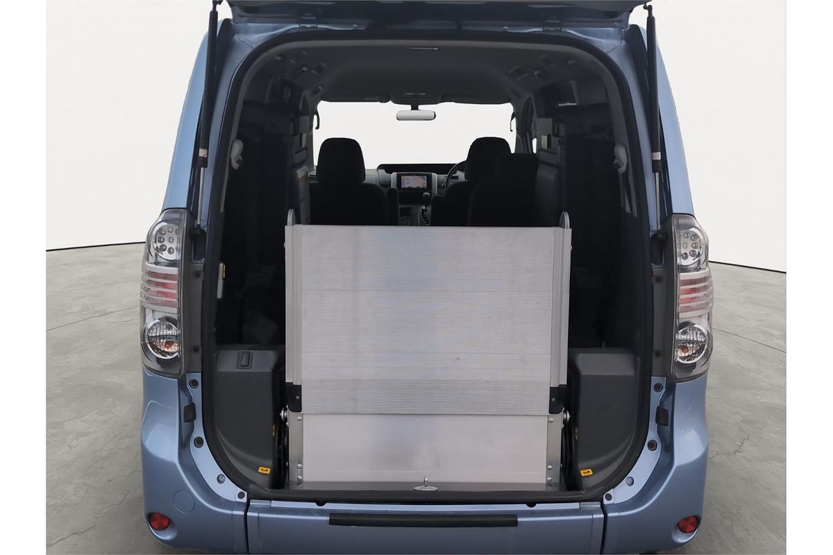 2008 Toyota Voxy Welcab