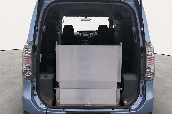 2008 Toyota Voxy Welcab