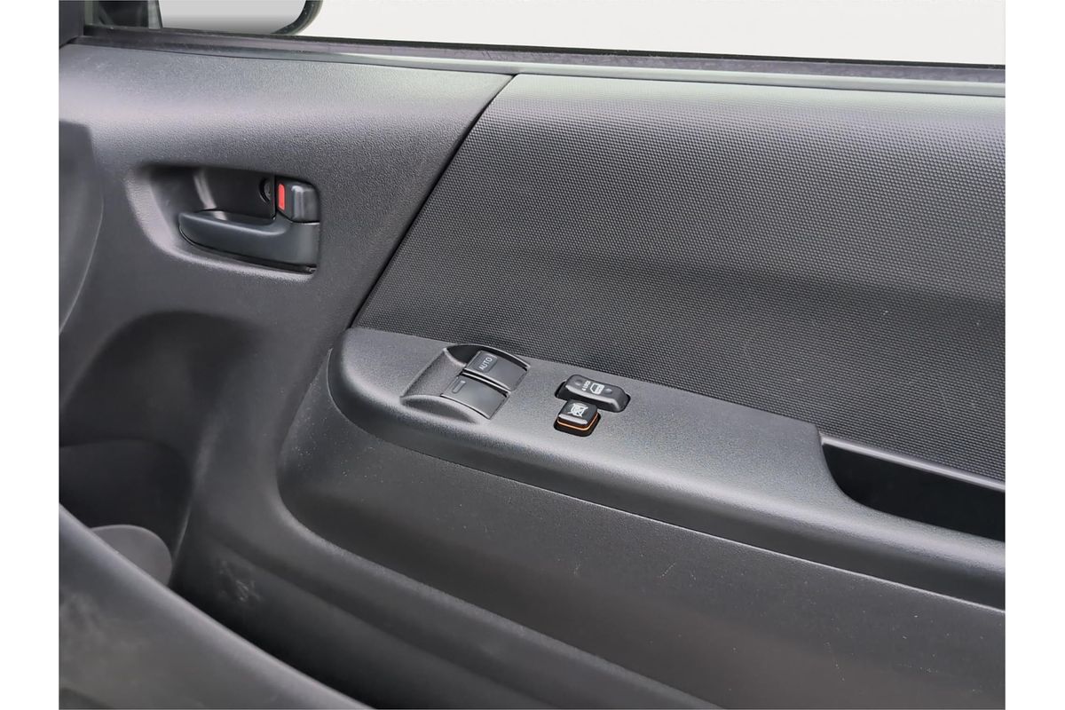 2016 Toyota Hiace DX