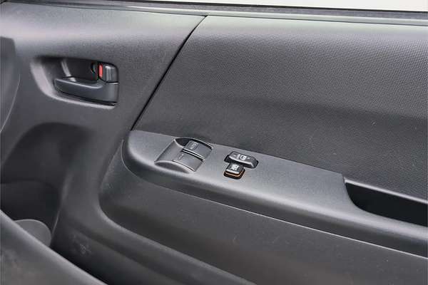 2016 Toyota Hiace DX