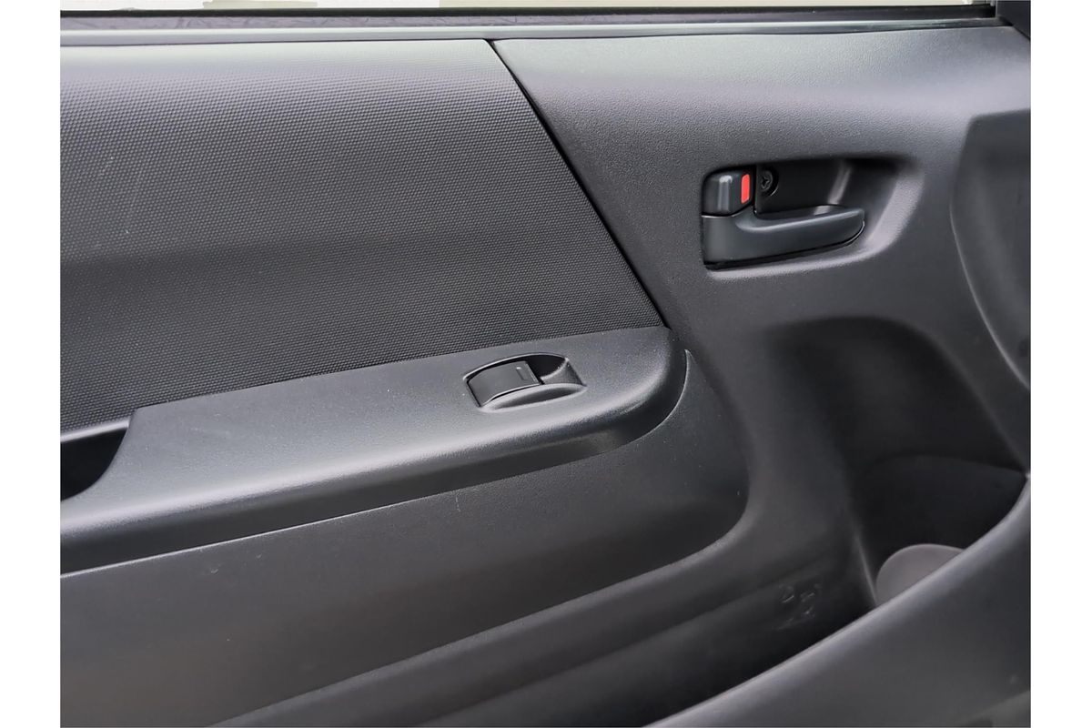 2016 Toyota Hiace DX