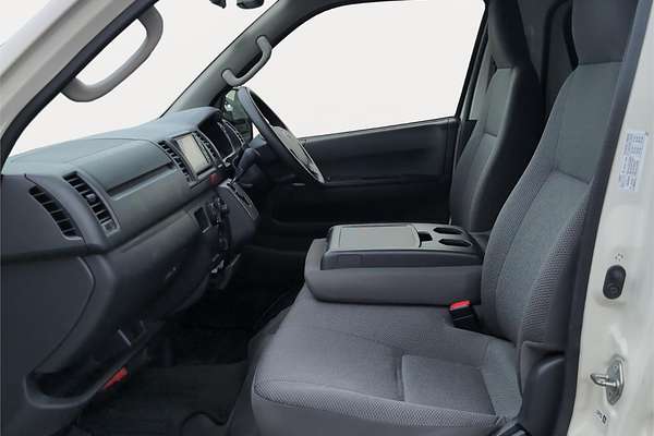 2016 Toyota Hiace DX