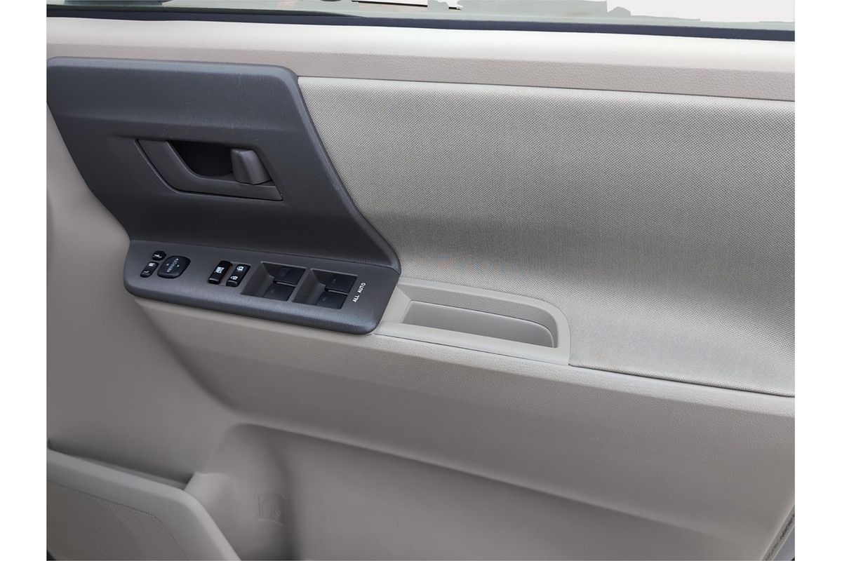 2012 Toyota Noah XL Selection Welcab ZZR70G