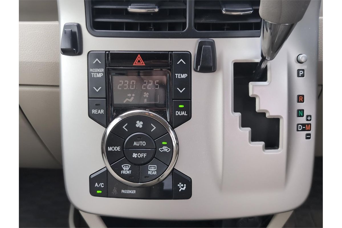 2012 Toyota Noah XL Selection Welcab ZZR70G