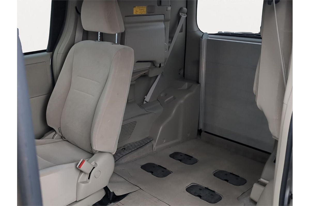 2012 Toyota Noah XL Selection Welcab ZZR70G