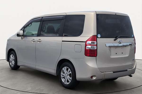 2012 Toyota Noah XL Selection Welcab ZZR70G