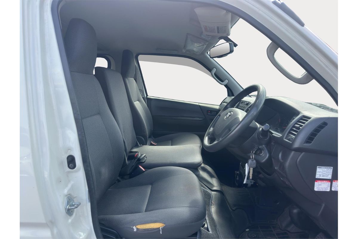 2017 Toyota Hiace Long DX 4WD