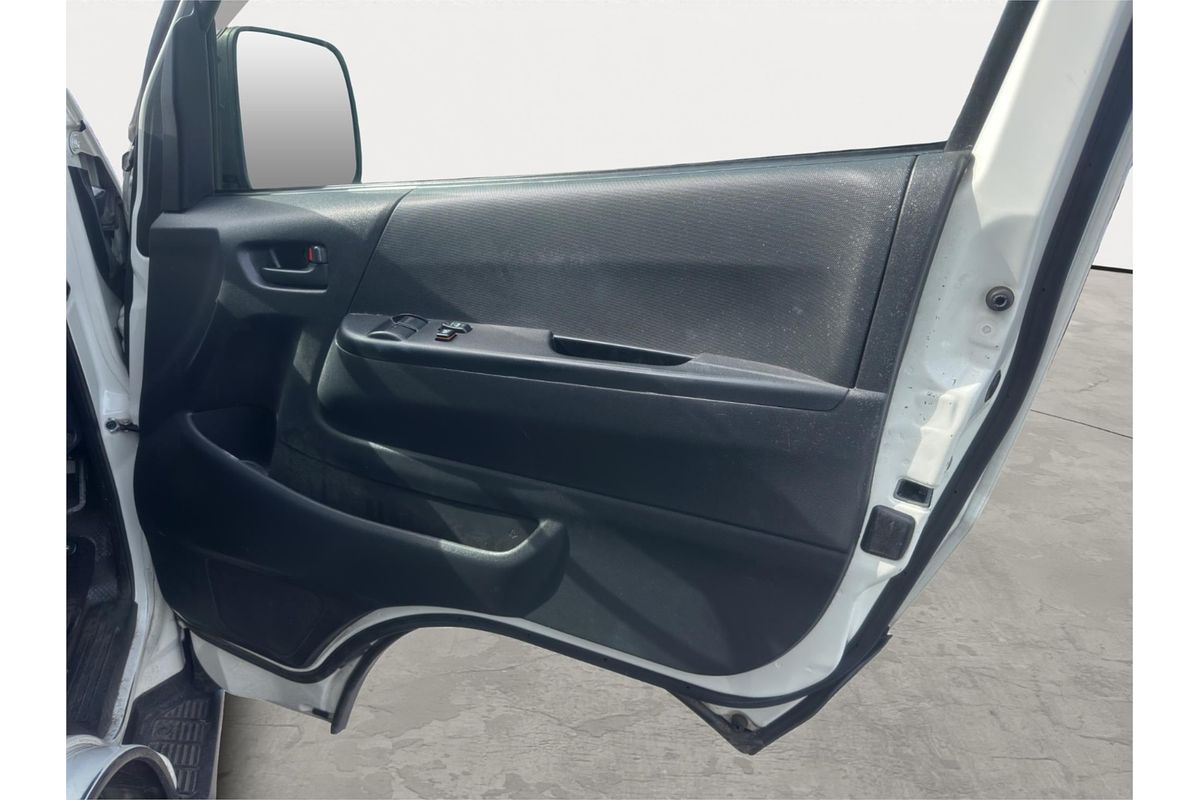 2017 Toyota Hiace Long DX 4WD