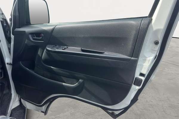 2017 Toyota Hiace Long DX 4WD