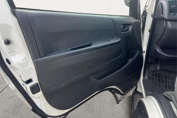 2017 Toyota Hiace Long DX 4WD