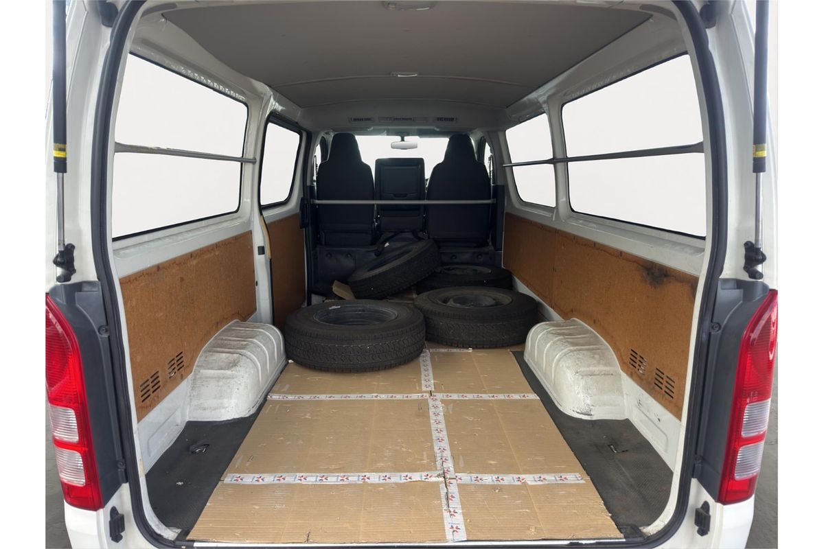 2017 Toyota Hiace Long DX 4WD